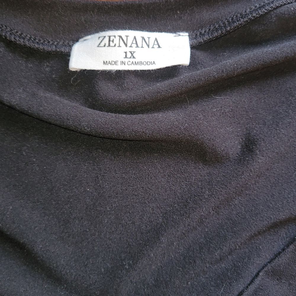 Zenana black V-neck top Zenana Plus Size Black V-Neck Short Sleeve Top  Size 1xl - Picture 4 of 6